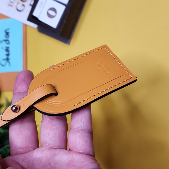 BRANDNEW LOUIS VUITTON LV SMALL LEATHER YELLOW SAFRAN SAFFRON LUGGAGE TAG - Picture 8 of 10